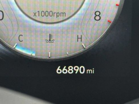 Used 2021 Hyundai Elantra Limited image 29