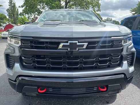 Used 2023 Chevrolet Silverado 1500 LT Trail Boss w/ Convenience Package II AWD/4WD image 2