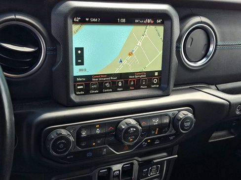 Used 2022 Jeep Wrangler Unlimited Rubicon 4xe w/ Cold Weather Group AWD/4WD image 17