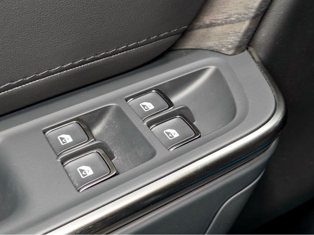 Used 2025 Rivian R1T Adventure Dual AWD/4WD image 8