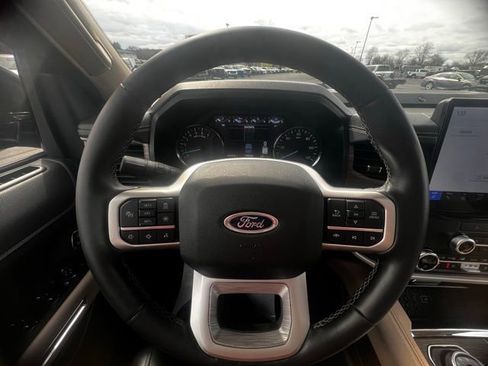Used 2022 Ford Expedition Max Limited image 27