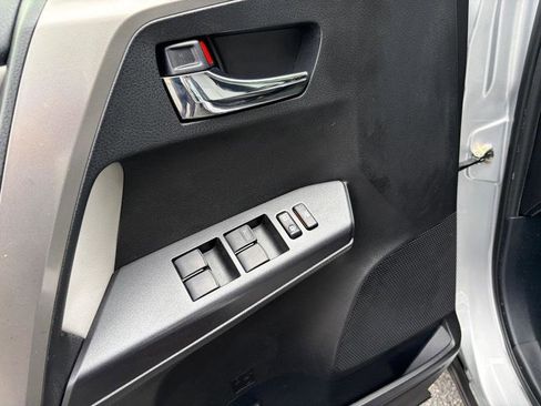 Used 2016 Toyota RAV4 XLE AWD/4WD image 23