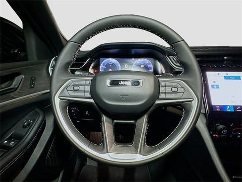 New 2025 Jeep Grand Cherokee Limited w/ Luxury Tech Group II image 7