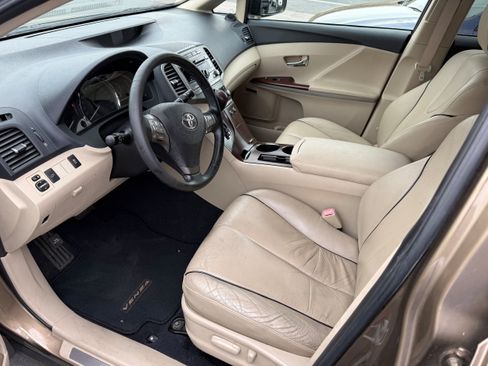 Used 2009 Toyota Venza FWD image 5