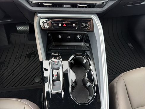 Used 2025 Audi Q5 Premium w/ Convenience Package AWD/4WD image 18