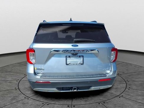 Used 2021 Ford Explorer XLT w/ Equipment Group 202A AWD/4WD image 5