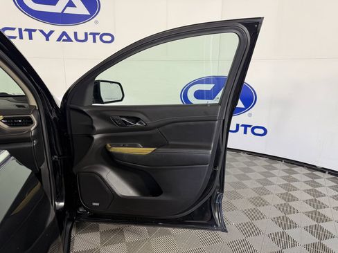 Used 2019 GMC Acadia Denali w/ Technology Package image 12