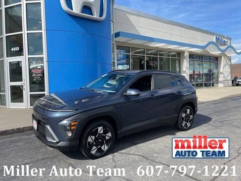 Used 2024 Hyundai Kona SEL AWD/4WD image 1