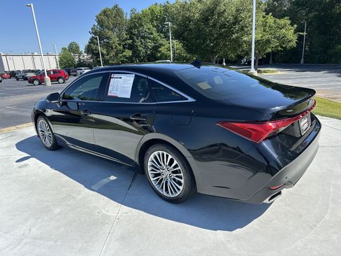 Used 2022 Toyota Avalon Limited w/ Advanced Safety Package FWD image 8