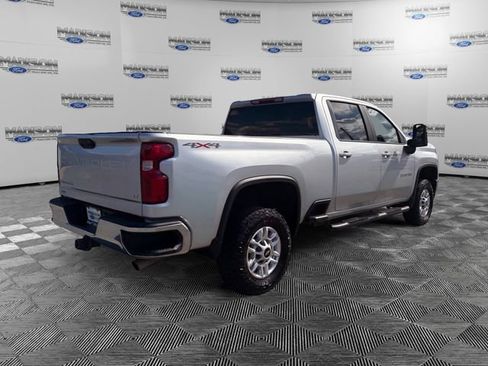 Used 2022 Chevrolet Silverado 2500 LT w/ Convenience Package AWD/4WD image 5