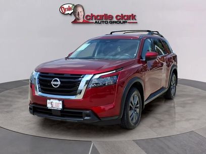 Used 2024 Nissan Pathfinder SV