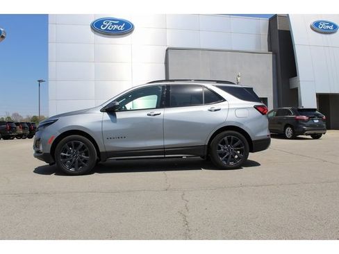 Used 2024 Chevrolet Equinox RS AWD/4WD image 2
