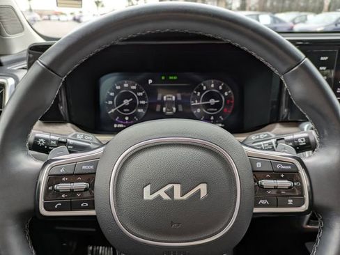 Used 2023 Kia Sorento SX Prestige image 32