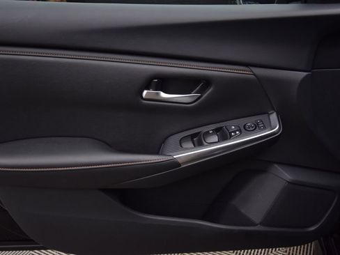 Used 2023 Nissan Sentra SR w/ Electronics Package image 29