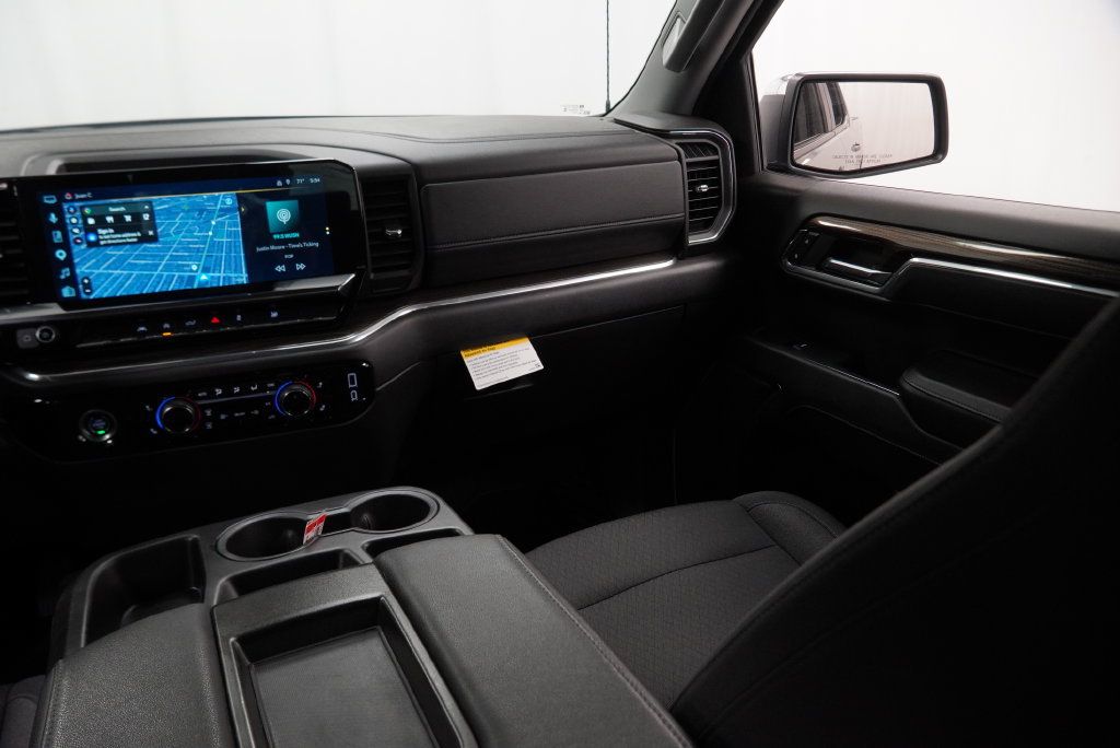 Certified 2024 Chevrolet Silverado 1500 LT AWD/4WD image 12