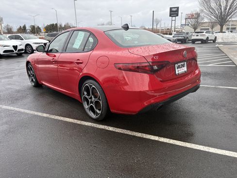 Certified 2022 Alfa Romeo Giulia Ti image 9