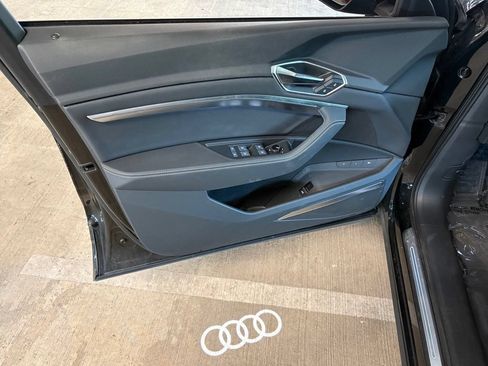 Used 2024 Audi Q8 e-tron Premium Plus w/ Premium Plus Package AWD/4WD image 19
