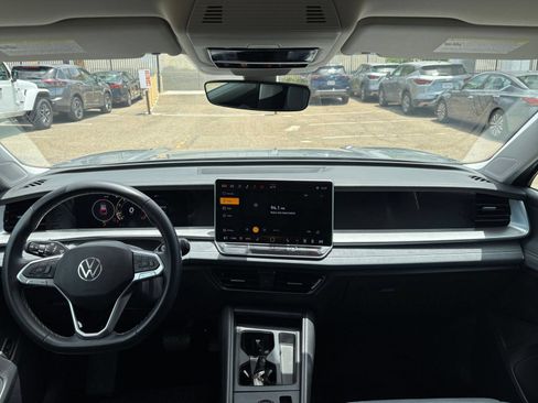 Used 2026 Volkswagen Tiguan SE AWD/4WD image 35