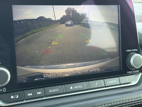 Used 2023 Nissan Rogue SV FWD image 18