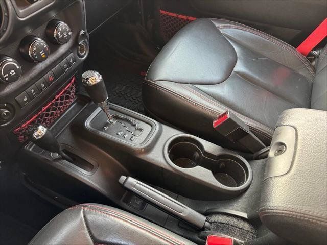 Used 2018 Jeep Wrangler Unlimited Rubicon AWD/4WD image 37