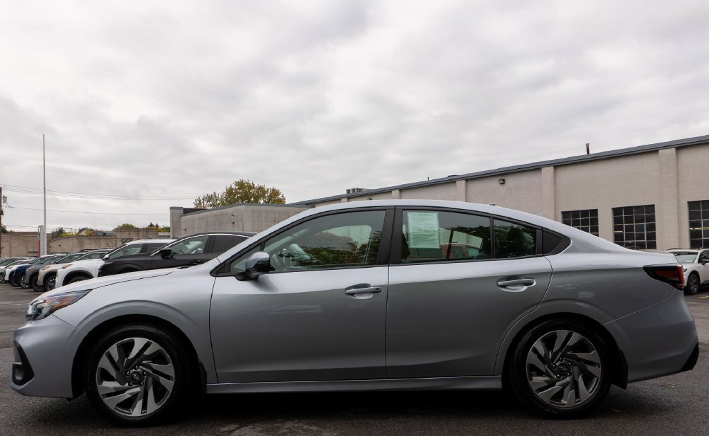 Used 2024 Subaru Legacy Limited AWD/4WD image 9