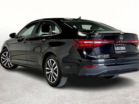 Used 2025 Volkswagen Jetta SE image 15