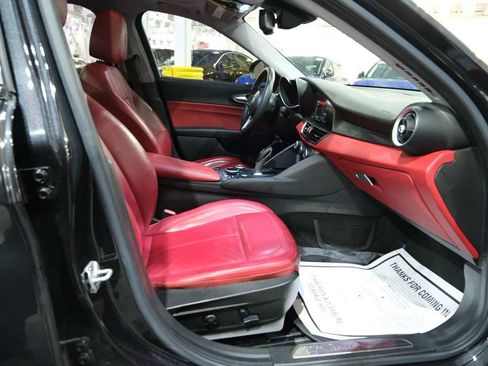 Used 2019 Alfa Romeo Giulia w/ Nero Edizione image 30