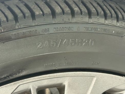 Used 2018 Lexus LS 500 w/ Accessory Package (Z2) image 52