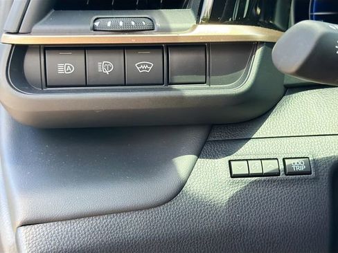 Used 2026 Toyota Crown Signia w/ Advanced Technology Package image 36