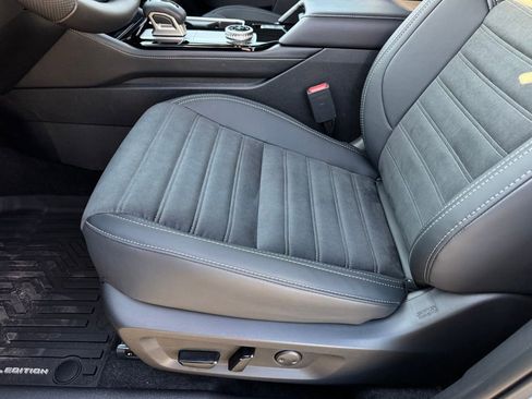 New 2026 Mitsubishi Outlander AWD image 30