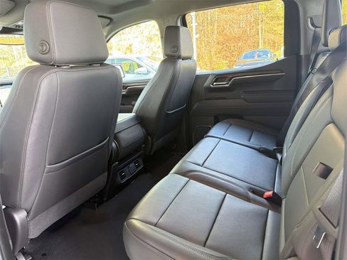 Used 2025 GMC Sierra 1500 SLT image 18