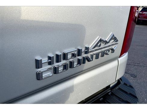 Used 2023 Chevrolet Silverado 3500 High Country w/ Z71 Off-Road Package image 9
