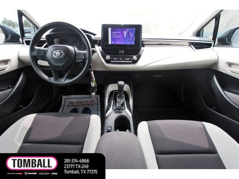 Used 2025 Toyota Corolla LE FWD image 10