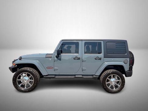 Used 2015 Jeep Wrangler Unlimited Sahara w/ Connectivity Group AWD/4WD image 6