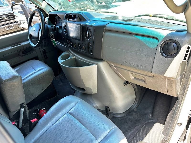 Used 2016 Ford E-350 and Econoline 350 Super Duty RWD image 15