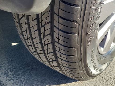 Used 2025 Nissan Pathfinder SV image 28