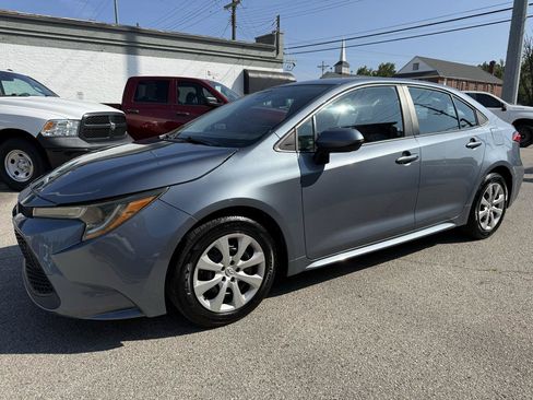 Used 2021 Toyota Corolla LE FWD image 2