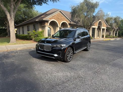 Used 2022 BMW X7 xDrive40i w/ Executive Package AWD/4WD image 4