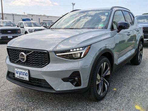 New 2026 Volvo XC40 B5 Ultra w/ Protection Package Premier image 8