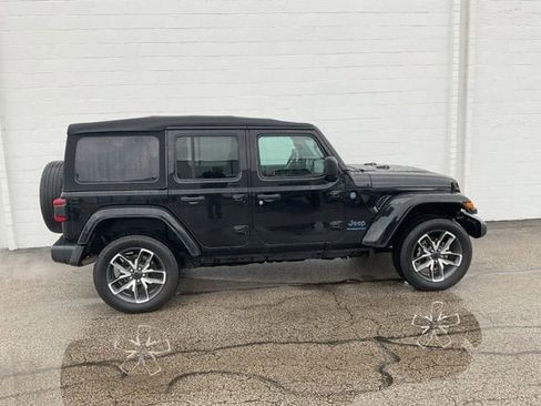 Used 2024 Jeep Wrangler Unlimited w/ Convenience Group image 3