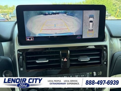 Used 2023 Lexus GX 460 Luxury w/ Sport Design Package AWD/4WD image 24