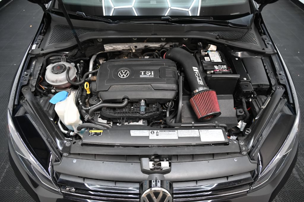 Used 2019 Volkswagen Golf R 4-Door AWD/4WD image 18