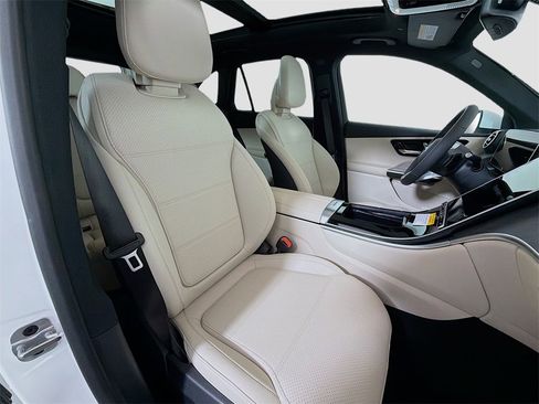 New 2026 Mercedes-Benz GLC 300 4MATIC image 30