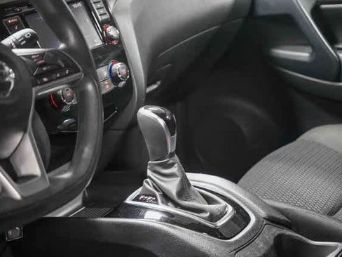 Used 2021 Nissan Rogue Sport S image 23