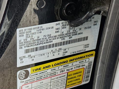 Used 2023 Ford Expedition Max Limited image 12