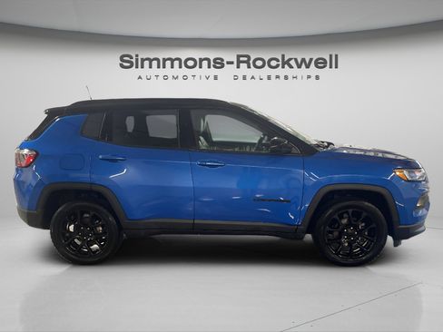Used 2022 Jeep Compass Altitude w/ Convenience Group image 4