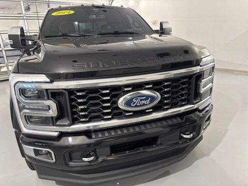 Used 2024 Ford F450 Platinum AWD/4WD image 2