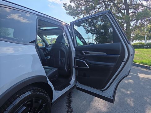 Used 2022 Kia Telluride EX w/ EX Premium Package AWD/4WD image 35