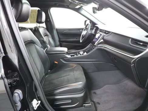 Used 2023 Jeep Grand Cherokee L Altitude image 31