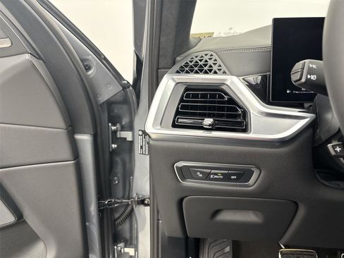 New 2026 BMW X7 xDrive40i w/ M Sport Package image 31